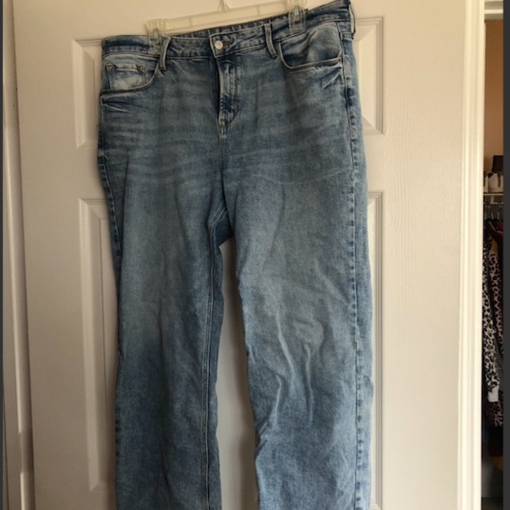Old Navy Straight Jeans (Lightwash)